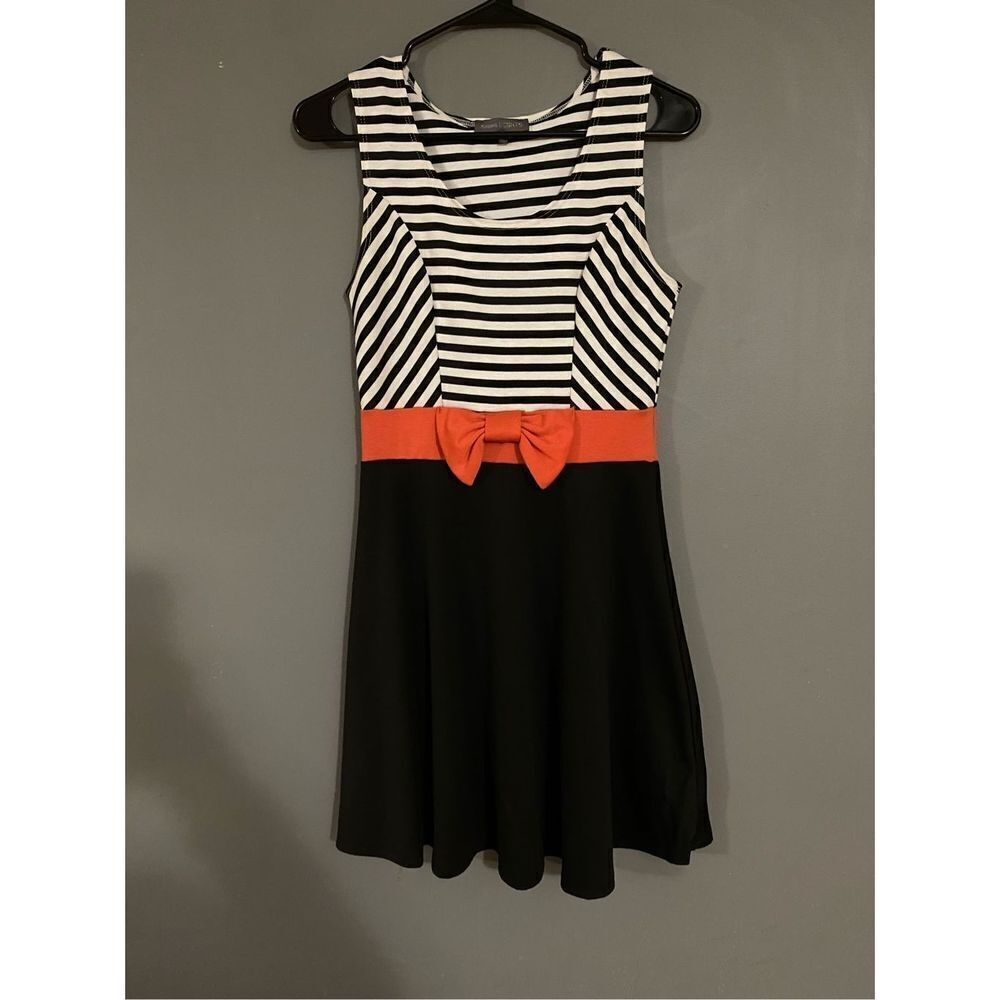 Flashing Lights Black White Pink Bow Sleeveless Dress Size Medium